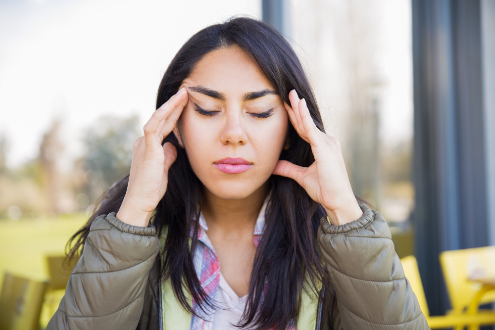 Migraine in women causes